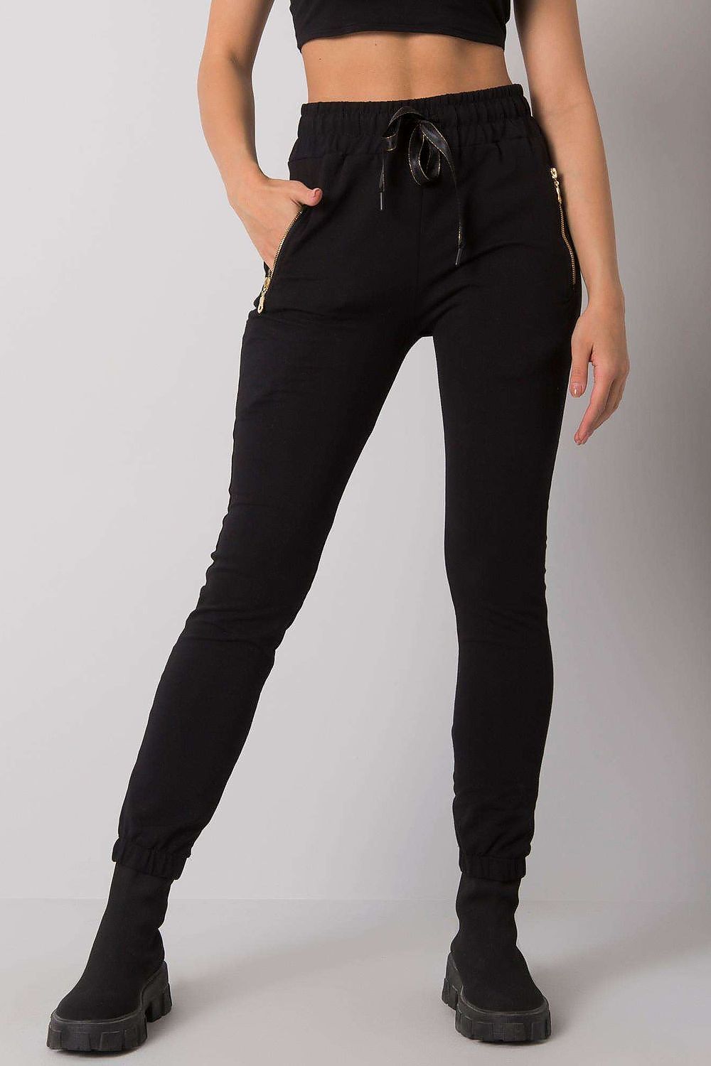  Pantaloni model 159862 Relevance 