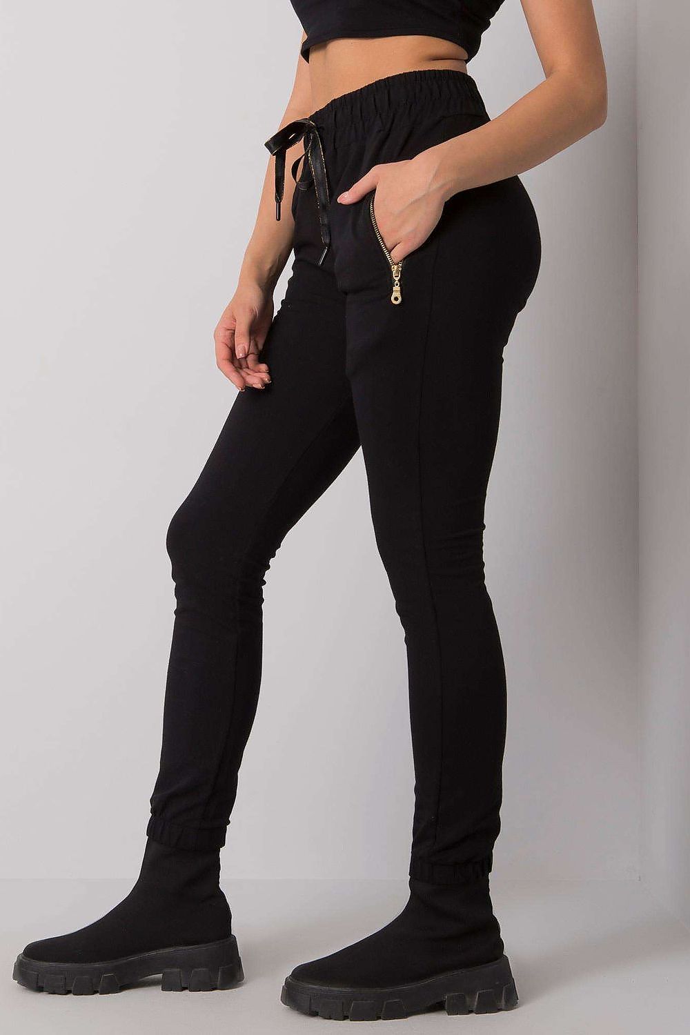  Pantaloni model 159862 Relevance 